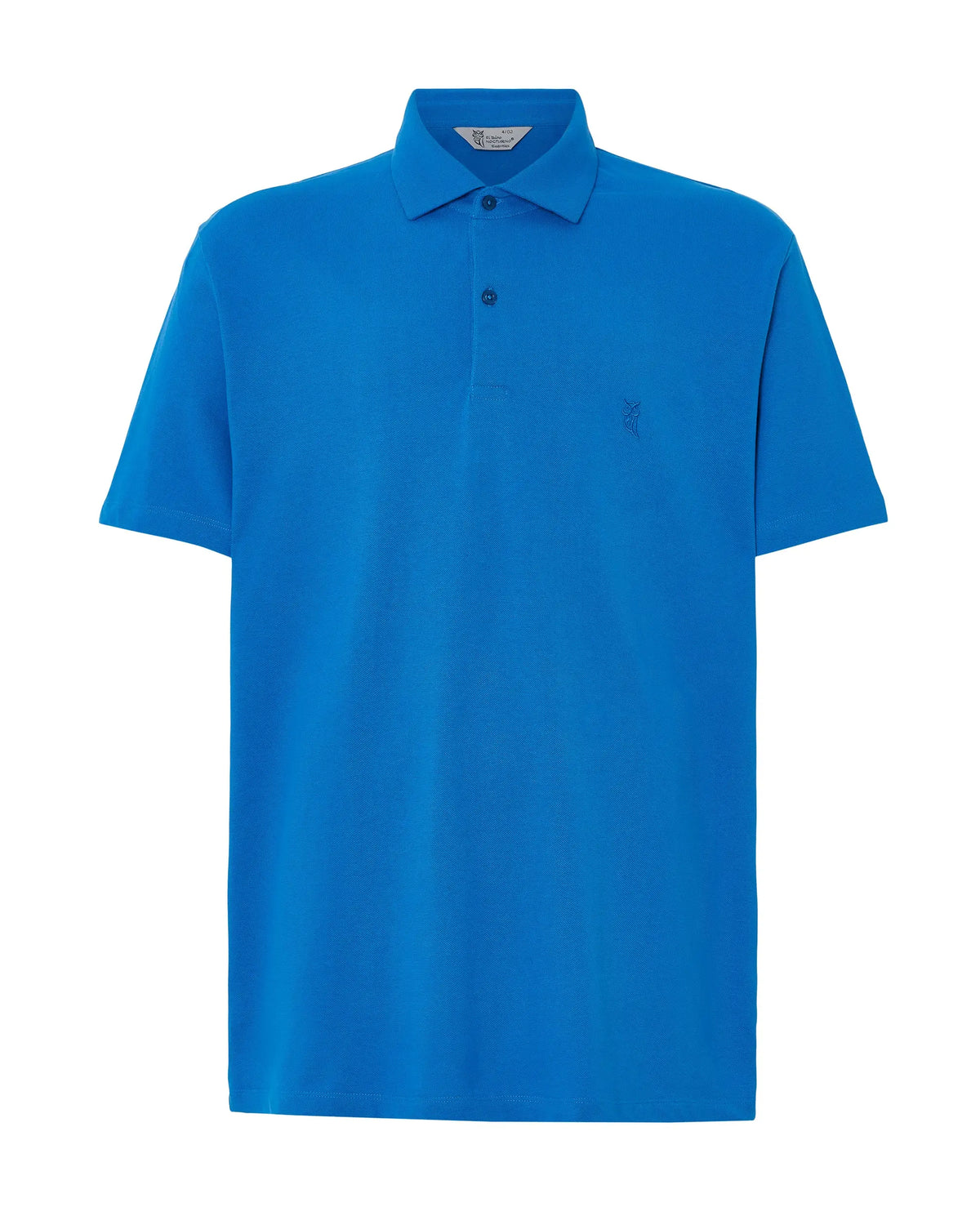 Polo azul brillante de algodón con cuello y tres botones, estilo casual.