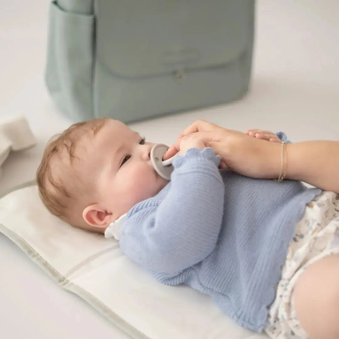 Kit 2 Chupetes Clásicos para Bebé Oliva y Gris | Silicona Orgánica Nenina & Co