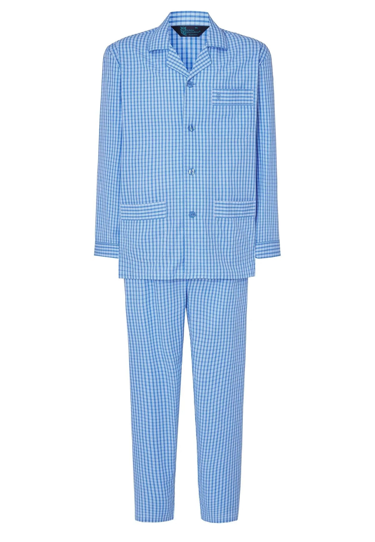 Pijama largo de hombre azul a cuadros, camisa con solapas, botones y tres bolsillos, en tejido de algodón sobre fondo.