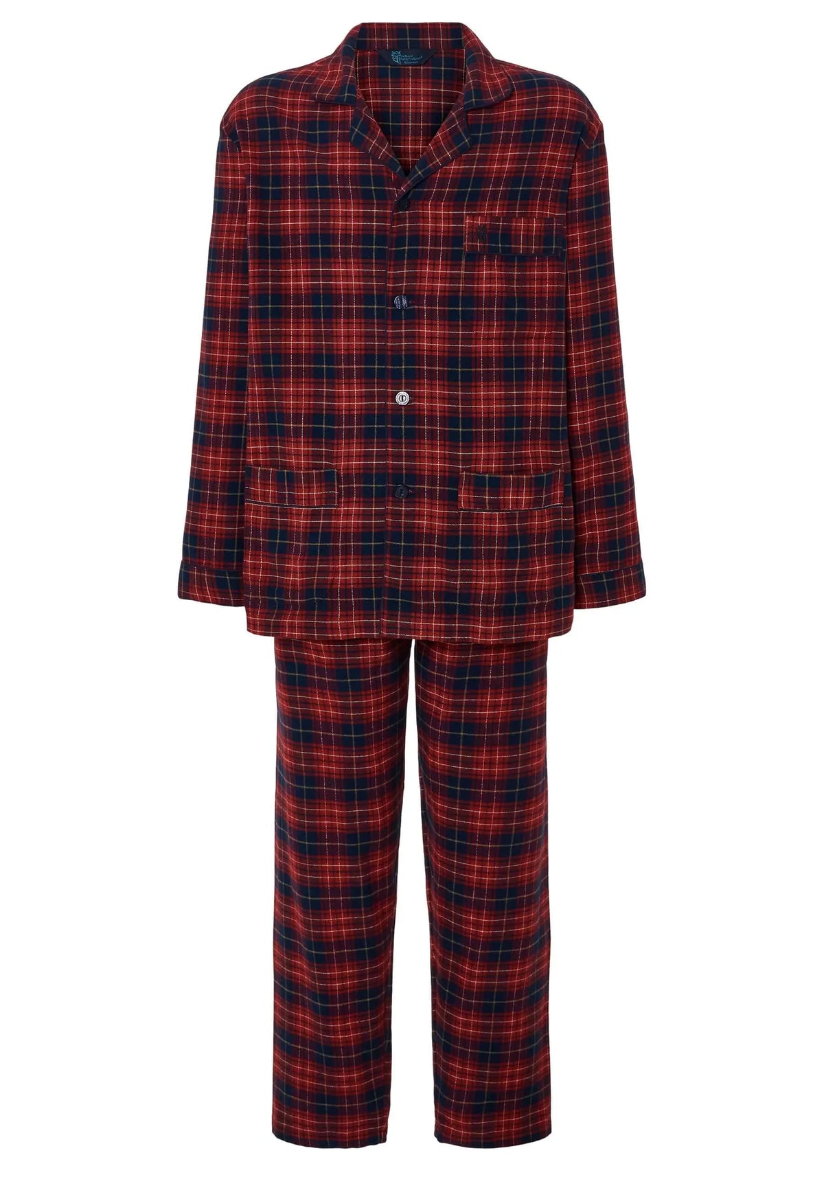 Pijama hombre largo de cuadros rojos y azul marino, con botones, solapa y bolsillos frontales sobre fondo blanco.