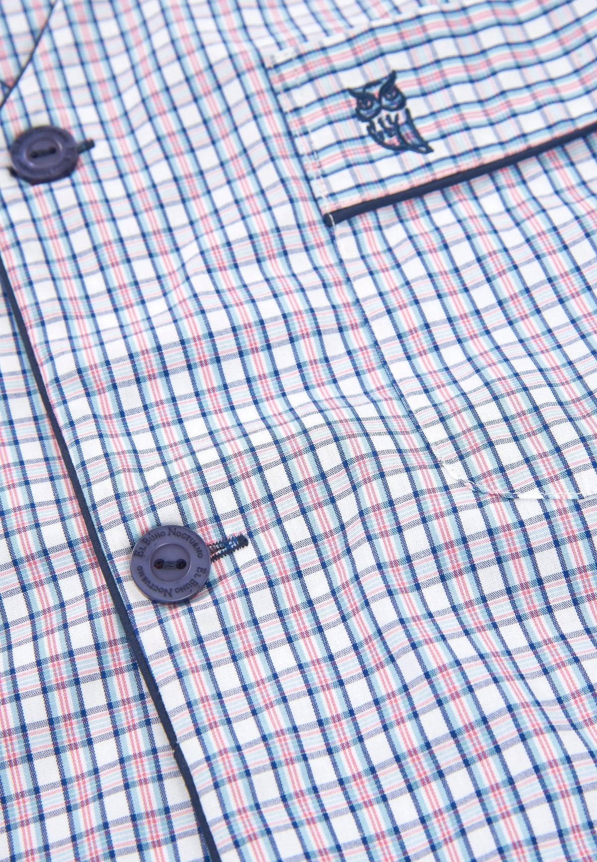 Camisa de cuadros en azul, rojo y blanco, de algodón, con botones y bordado de búho en el bolsillo.