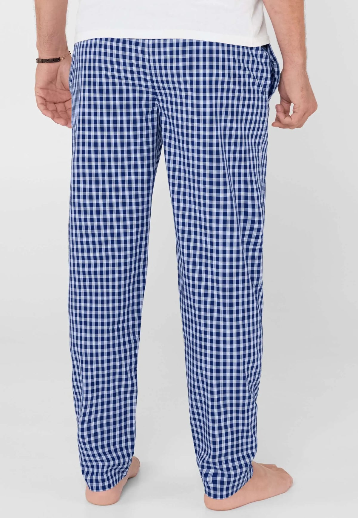 Pantalón de pijama largo para hombre de popelín con estampado de cuadros azul y blanco y corte recto cómodo.