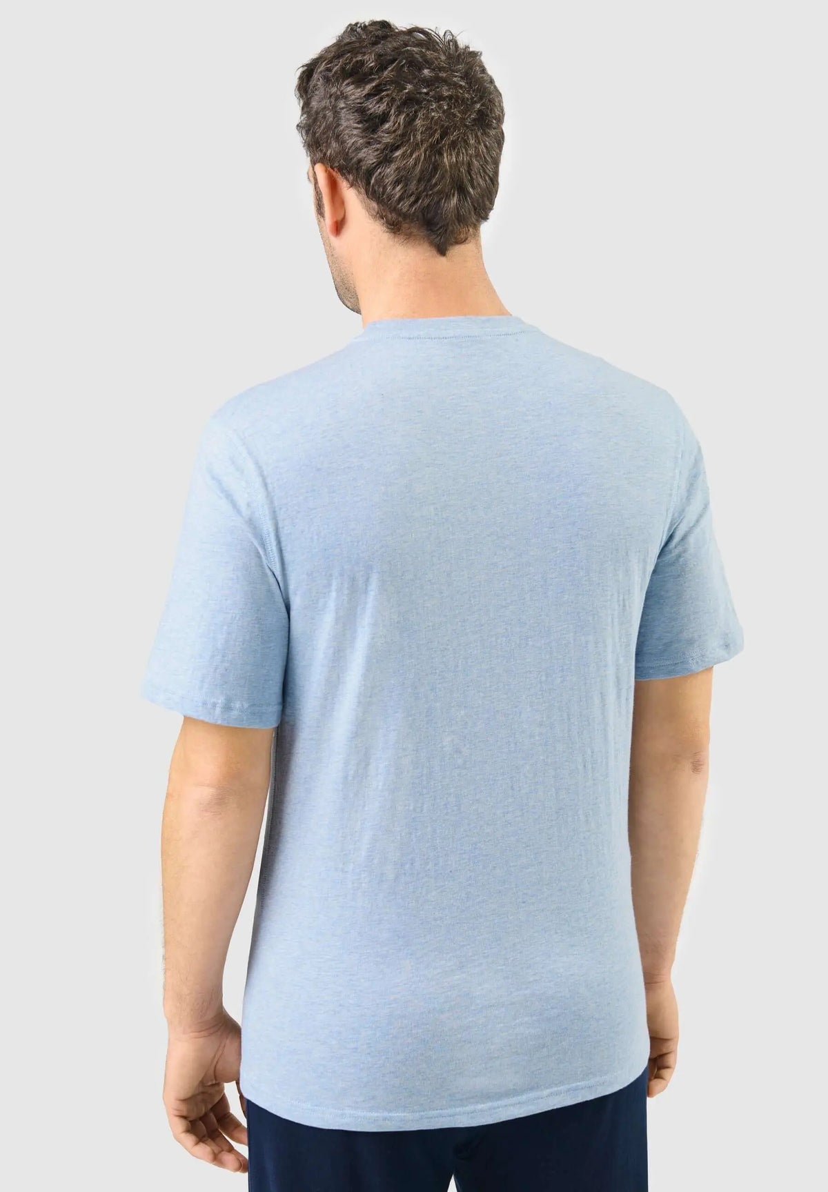 Camiseta de pijama para hombre, manga corta y cuello redondo, en algodón color azul jaspeado de corte cómodo.