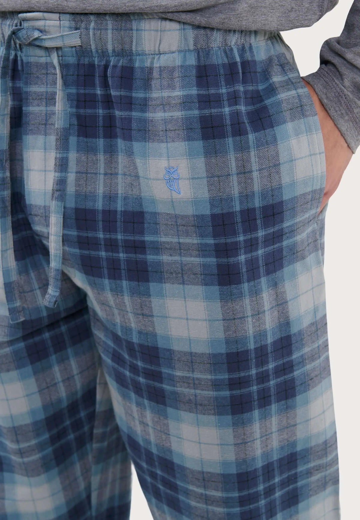 Pantalón de pijama para hombre de franela de algodón, estampado de cuadros azules con ajuste cómodo y cordón ajustable.