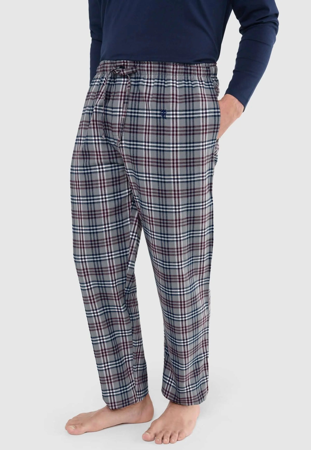 Pantalón de pijama para hombre de franela gris a cuadros, ajuste cómodo con cordón y tacto suave para invierno.