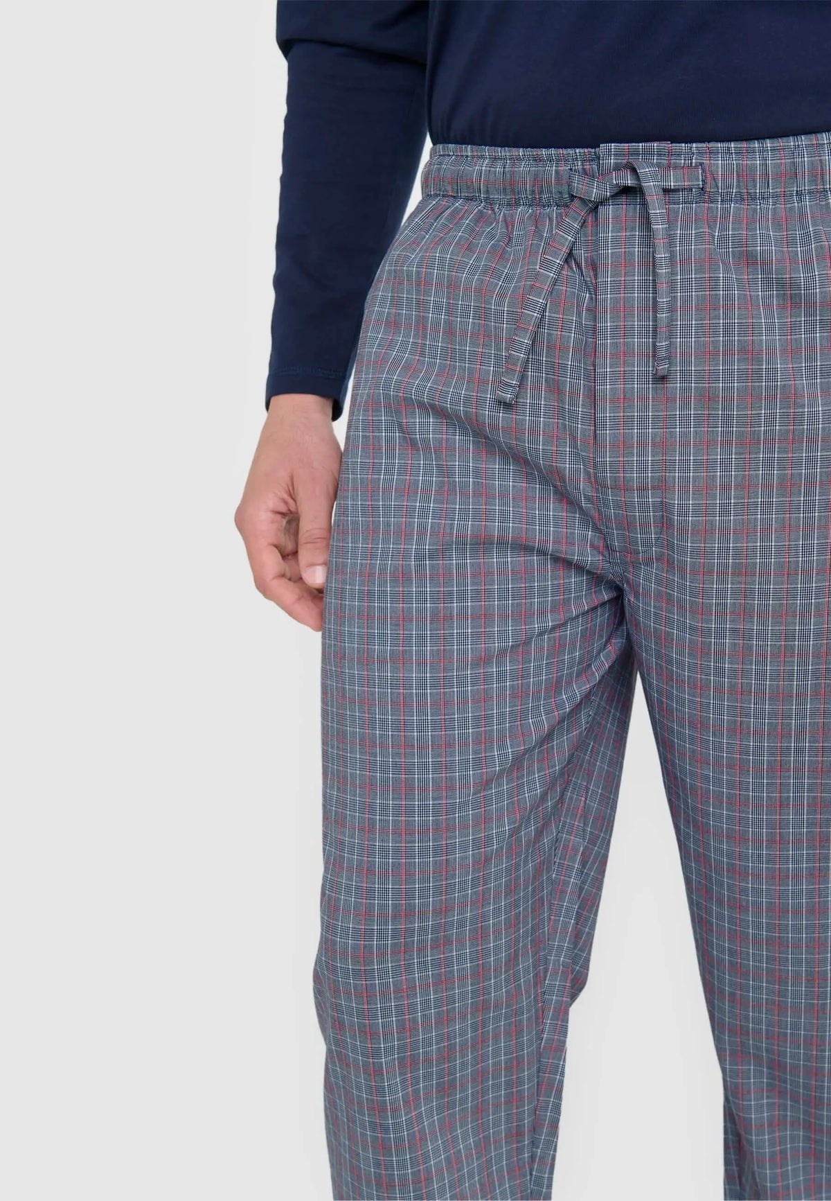 Pantalón de pijama largo para hombre de algodón popelín gris a cuadros con cintura elástica y cordón ajustable.