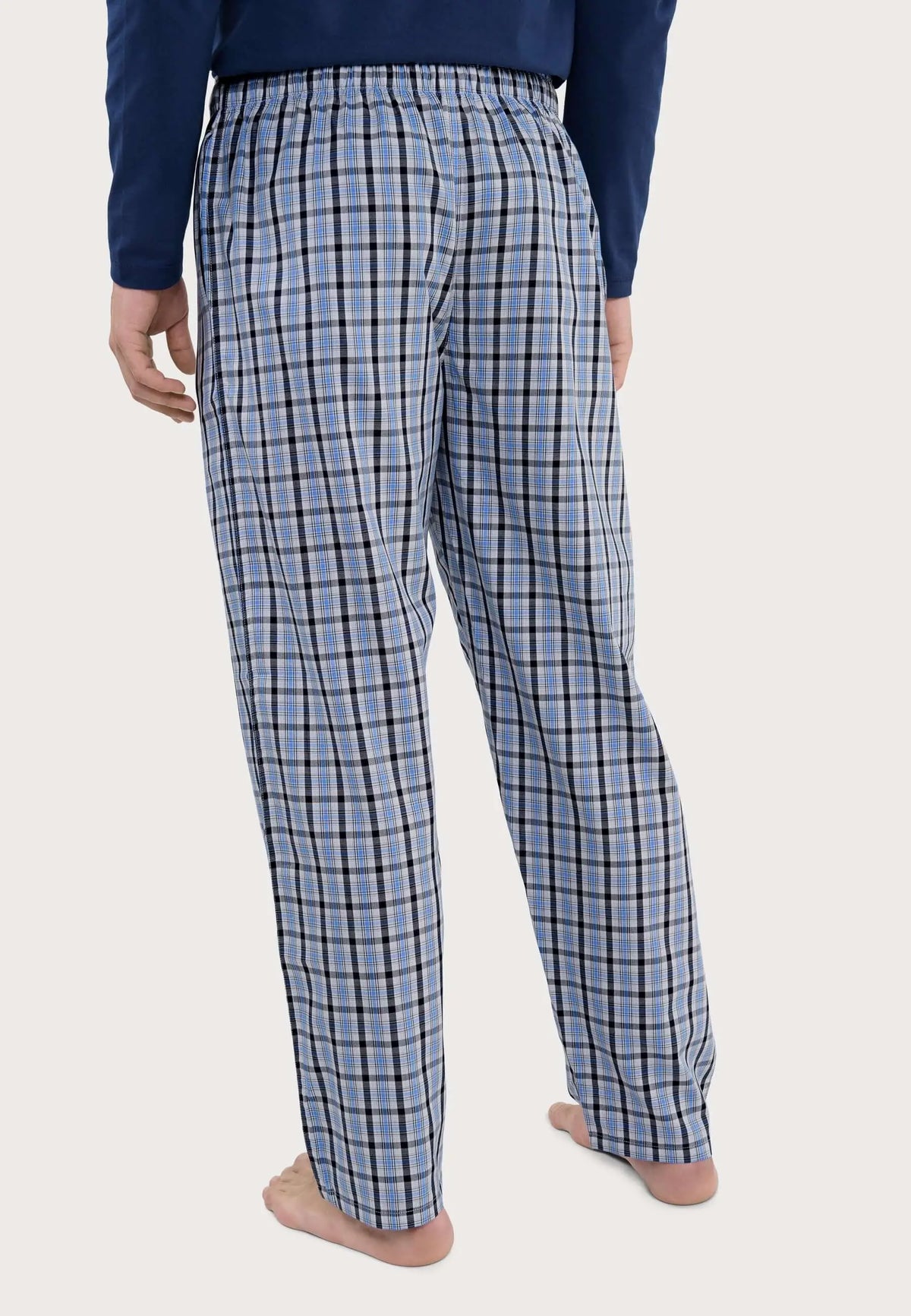 Pantalón de pijama largo para hombre de algodón popelín, diseño de cuadros azules y grises, corte cómodo y relajado.