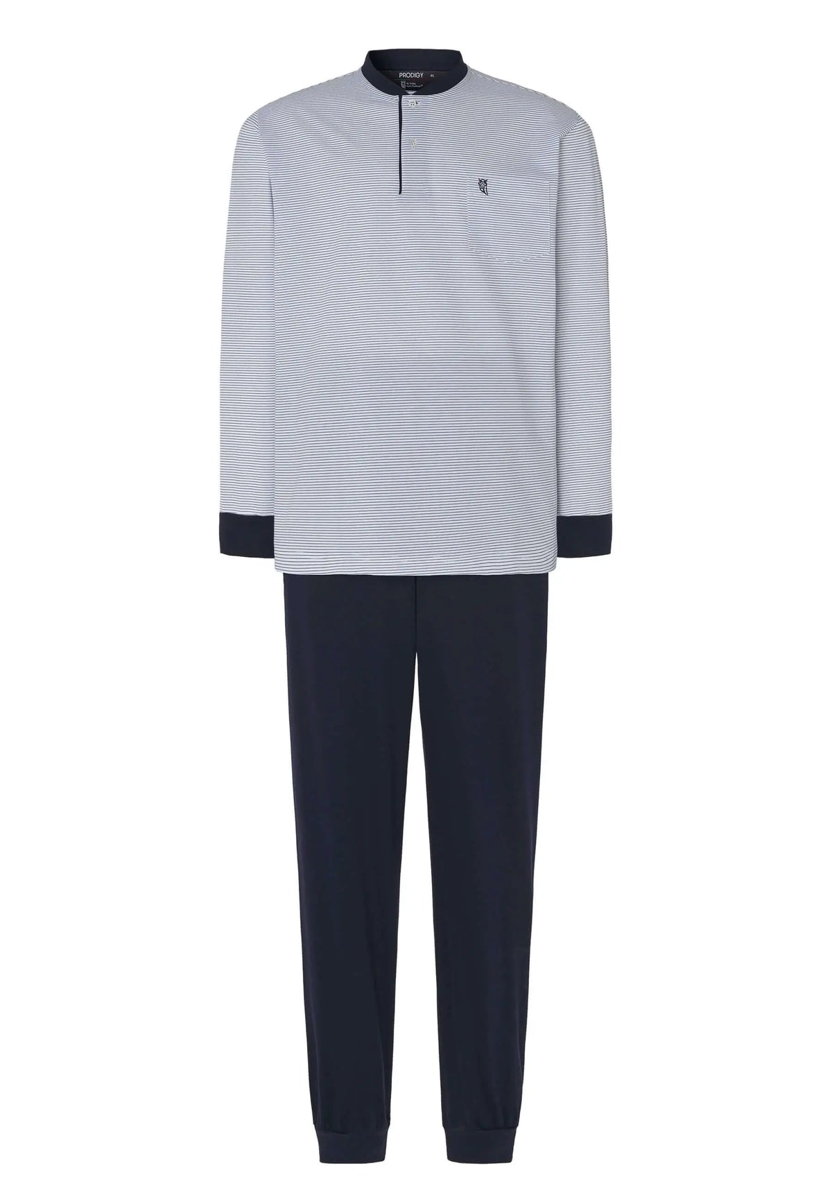 Pijama de hombre azul: camiseta de rayas con tapeta y bolsillo, y pantalón liso con puños. Diseño de punto.