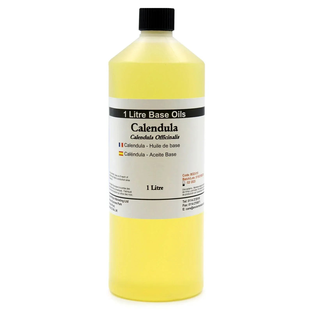 Botella de plástico transparente de 1 litro con aceite de caléndula amarillo, tapa negra y etiqueta informativa.