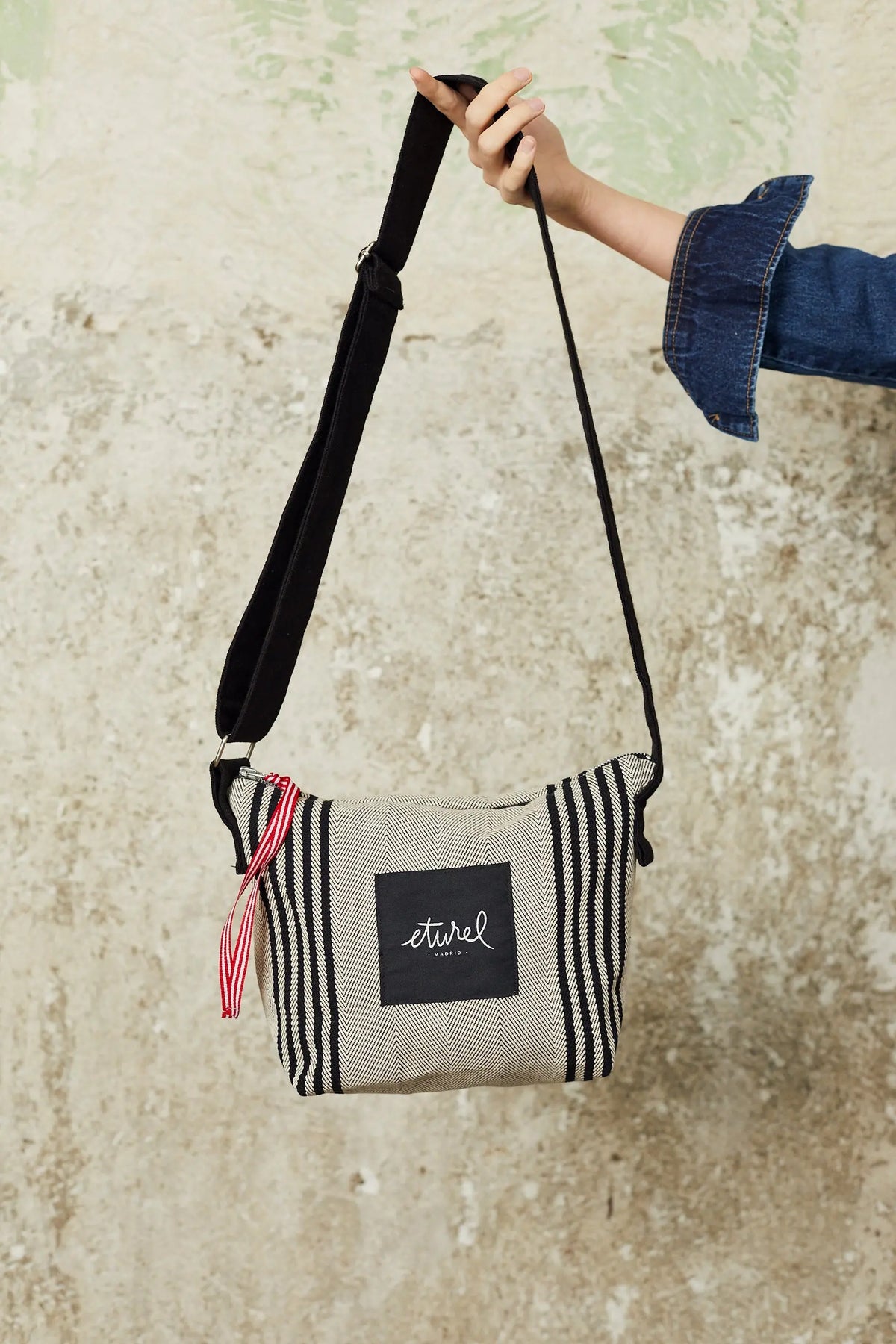 Bolso bandolera sarga de burgos negro