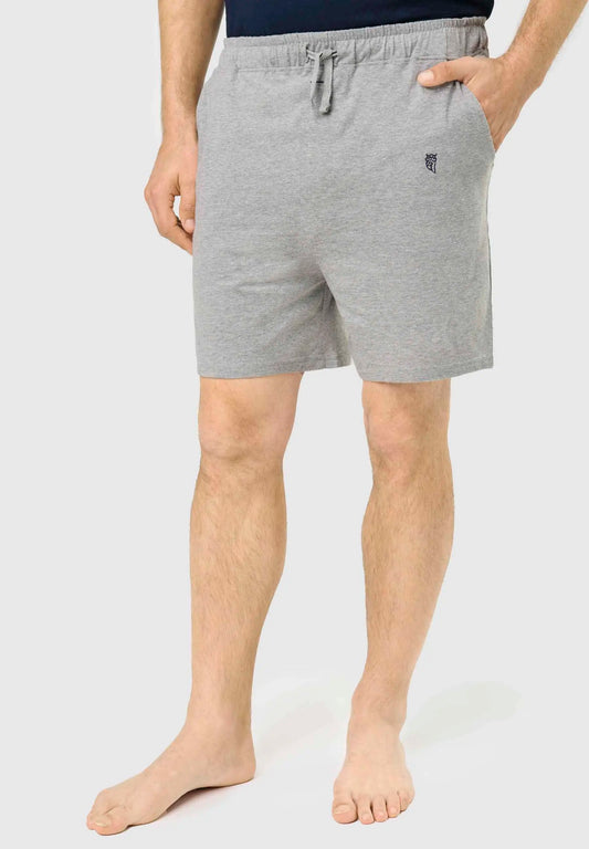 Pantalón corto de pijama para hombre en punto gris, estilo casual con cintura elástica ajustable y corte cómodo.