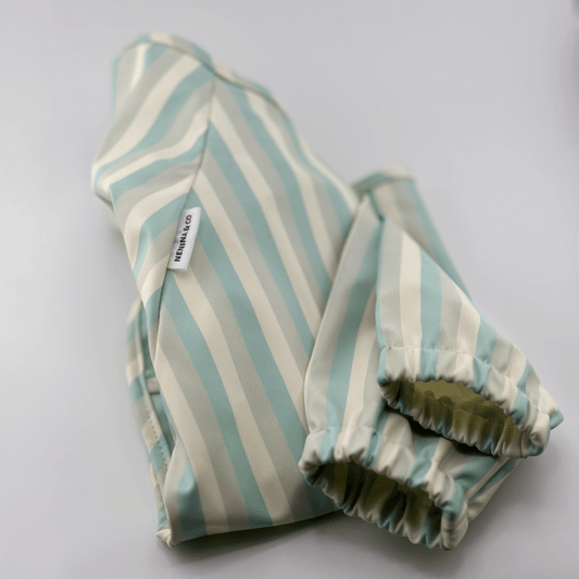 Babero con manga impermeable Vertical Stripes Nenina & Co