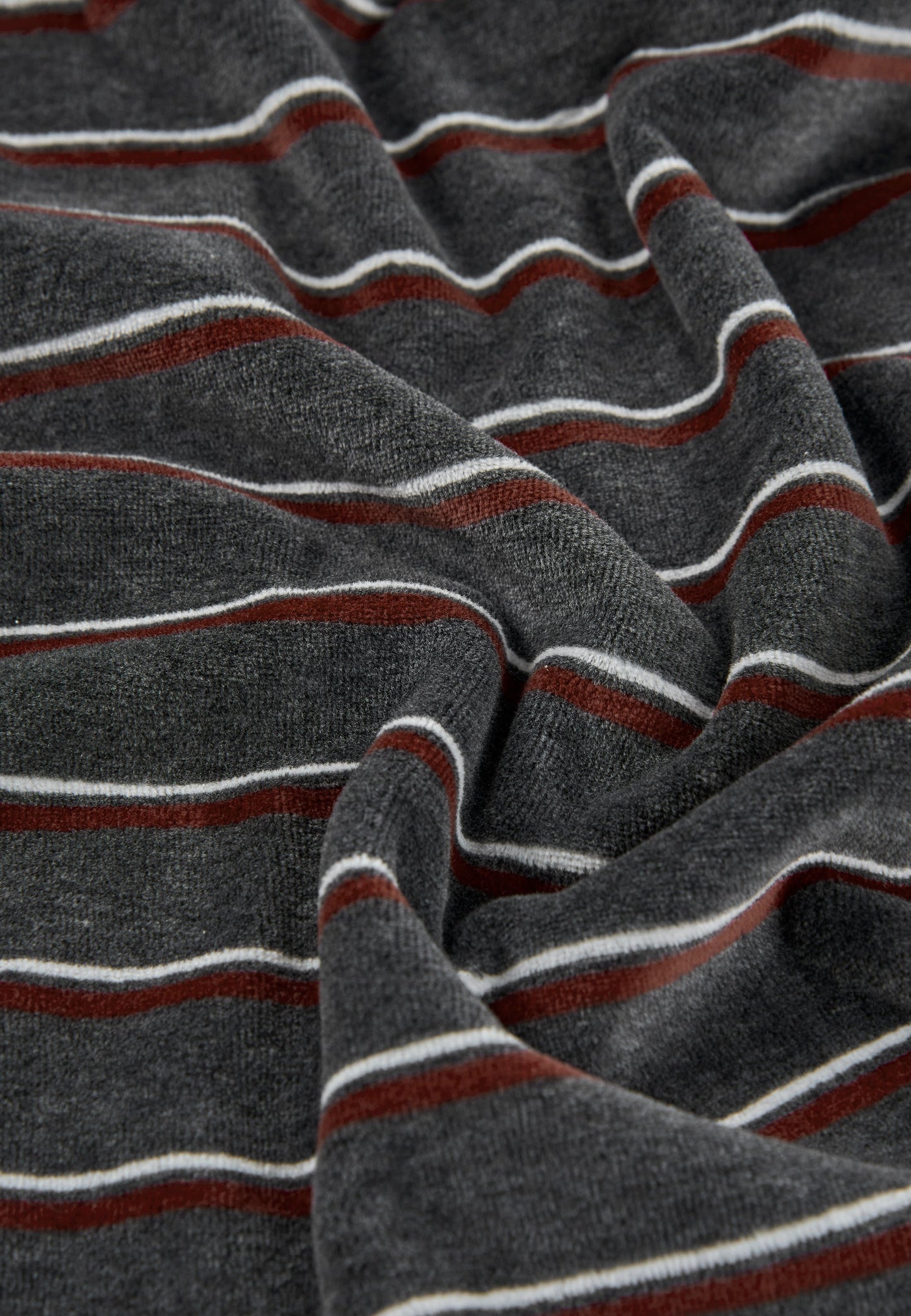 Pijama Hombre Invierno Terciopelo Rayas Gris - Cálido y Elegante