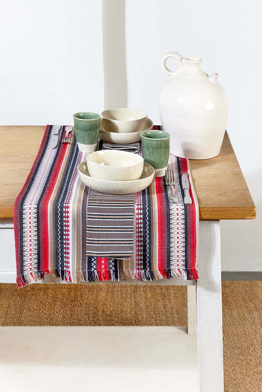 Camino de mesa tejido manchego rojo