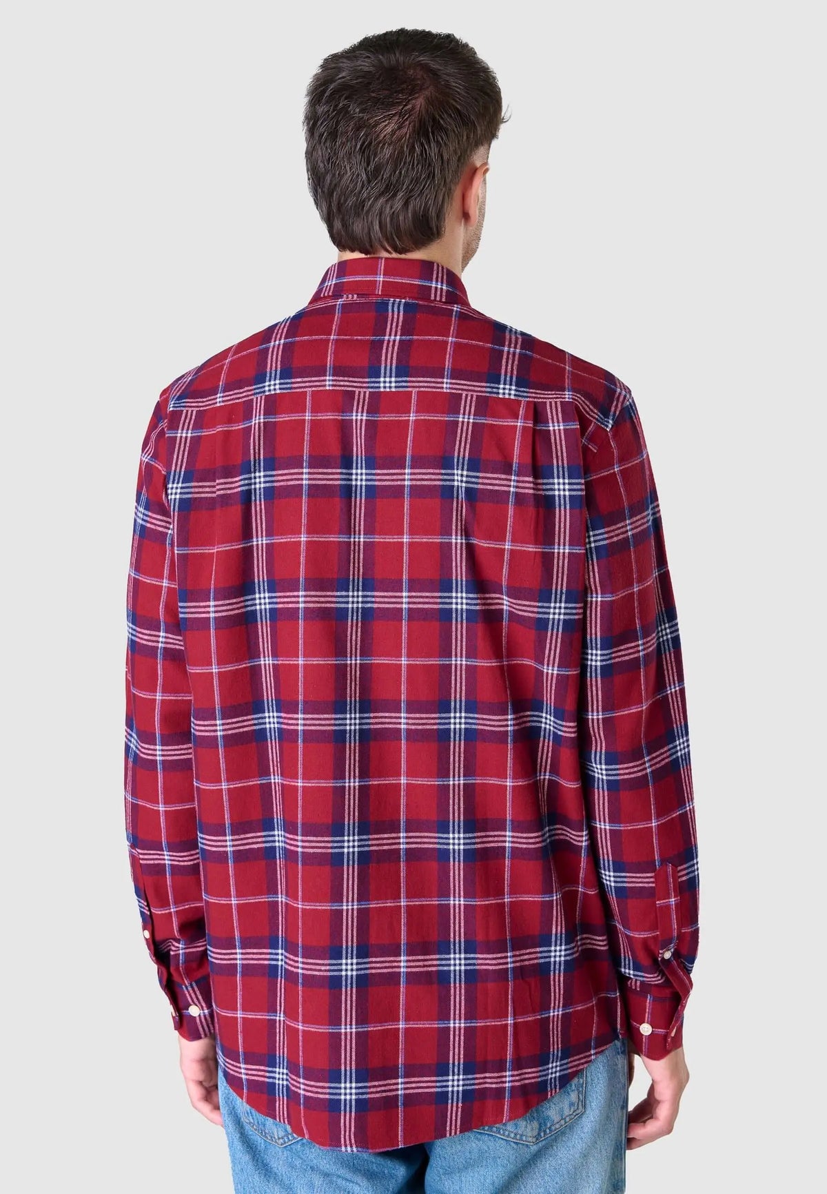 Camisa de hombre en franela de algodón, estampado de cuadros rojos y azules, ajuste clásico y manga larga.