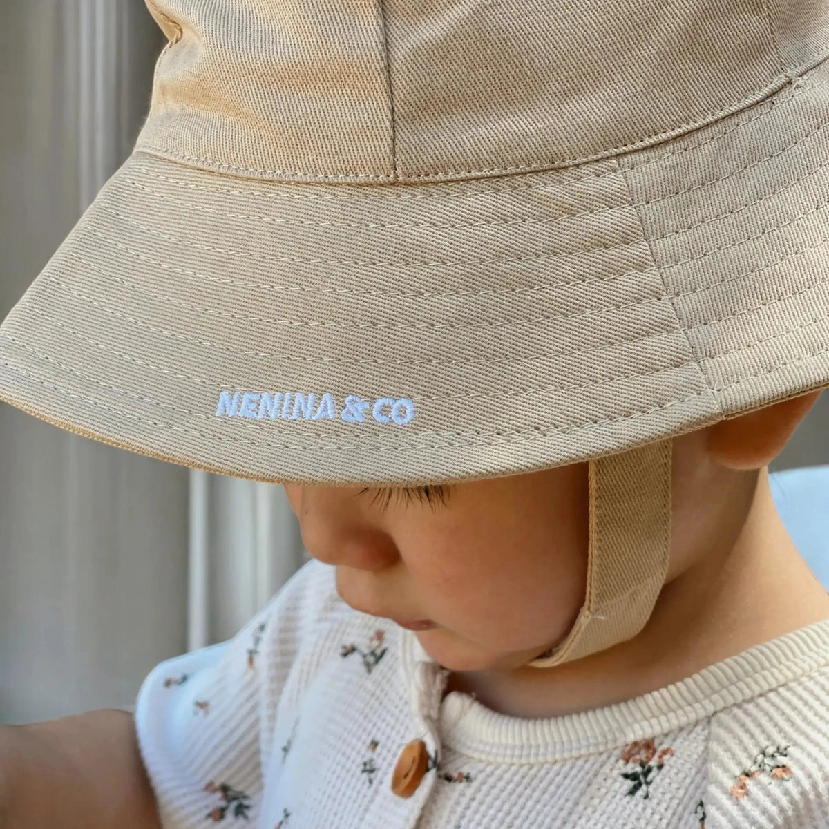 Gorro para el Sol Beige Nenina & Co - Hecho de Algodón Orgánico | Protección Solar y Estilo