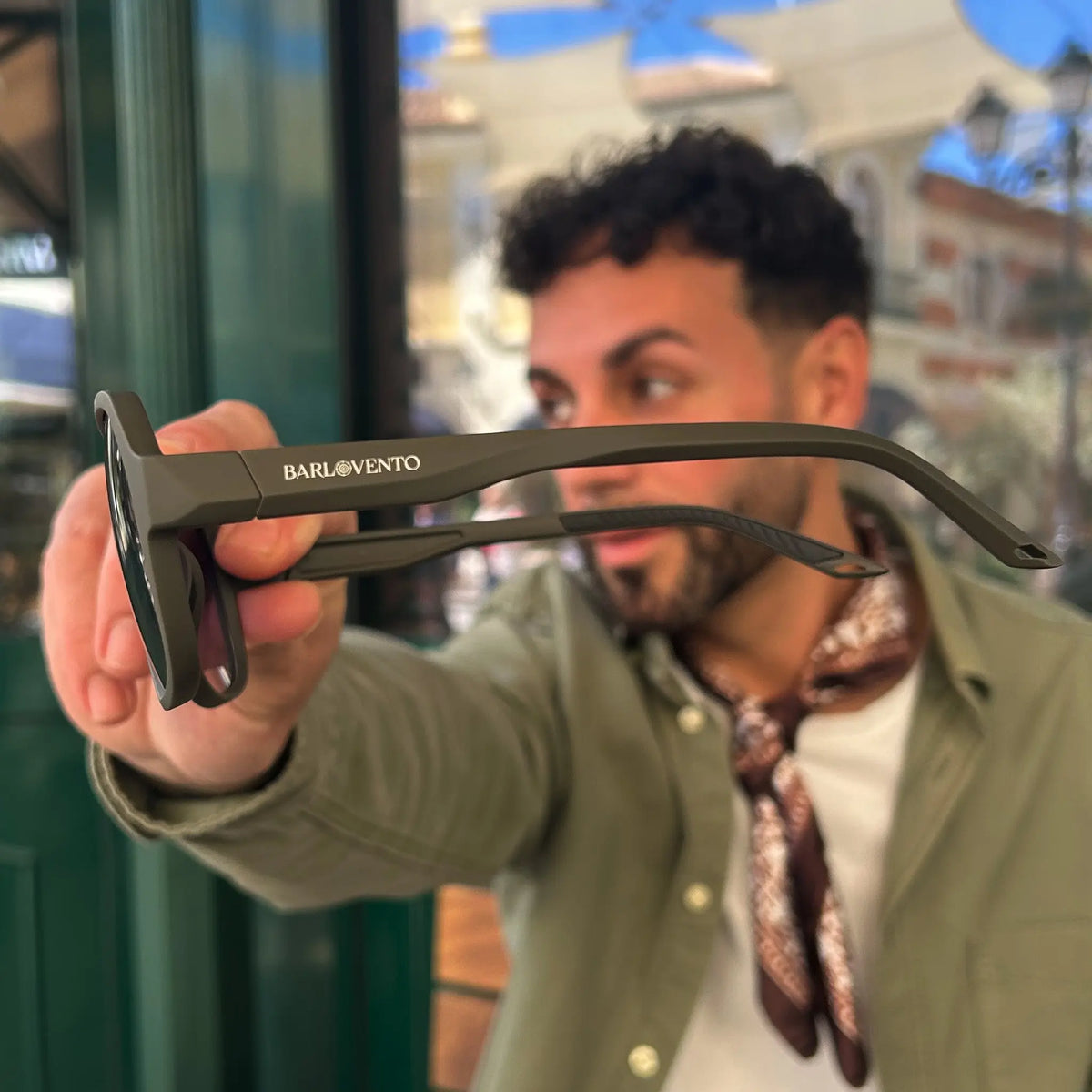Itzurun · gafas de sol de goma verde con lentes UV400 en degradado gris