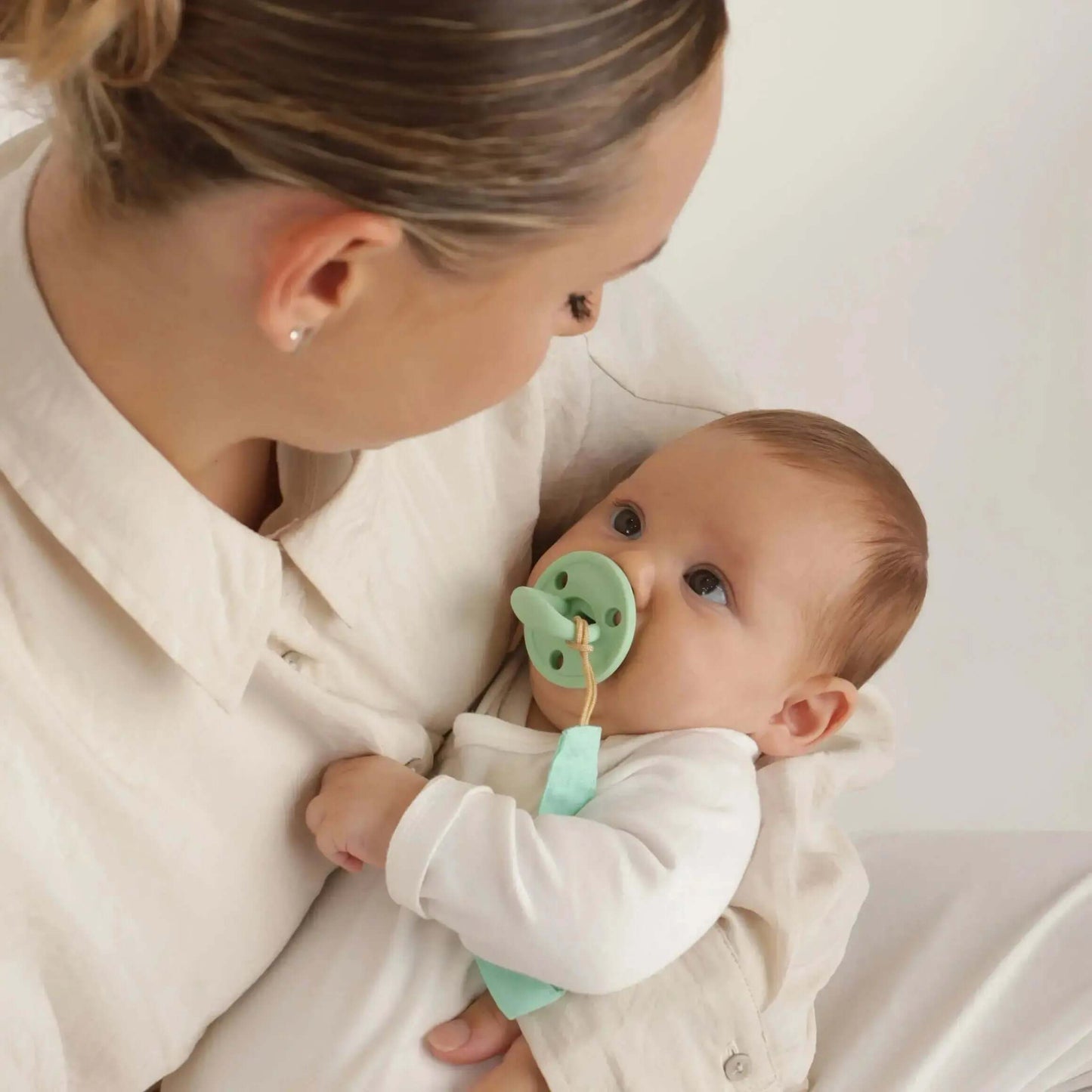 Kit 1 Guardachupete + 2 Chupeteros + 2 Chupetes DIAMOND Nenina & Co