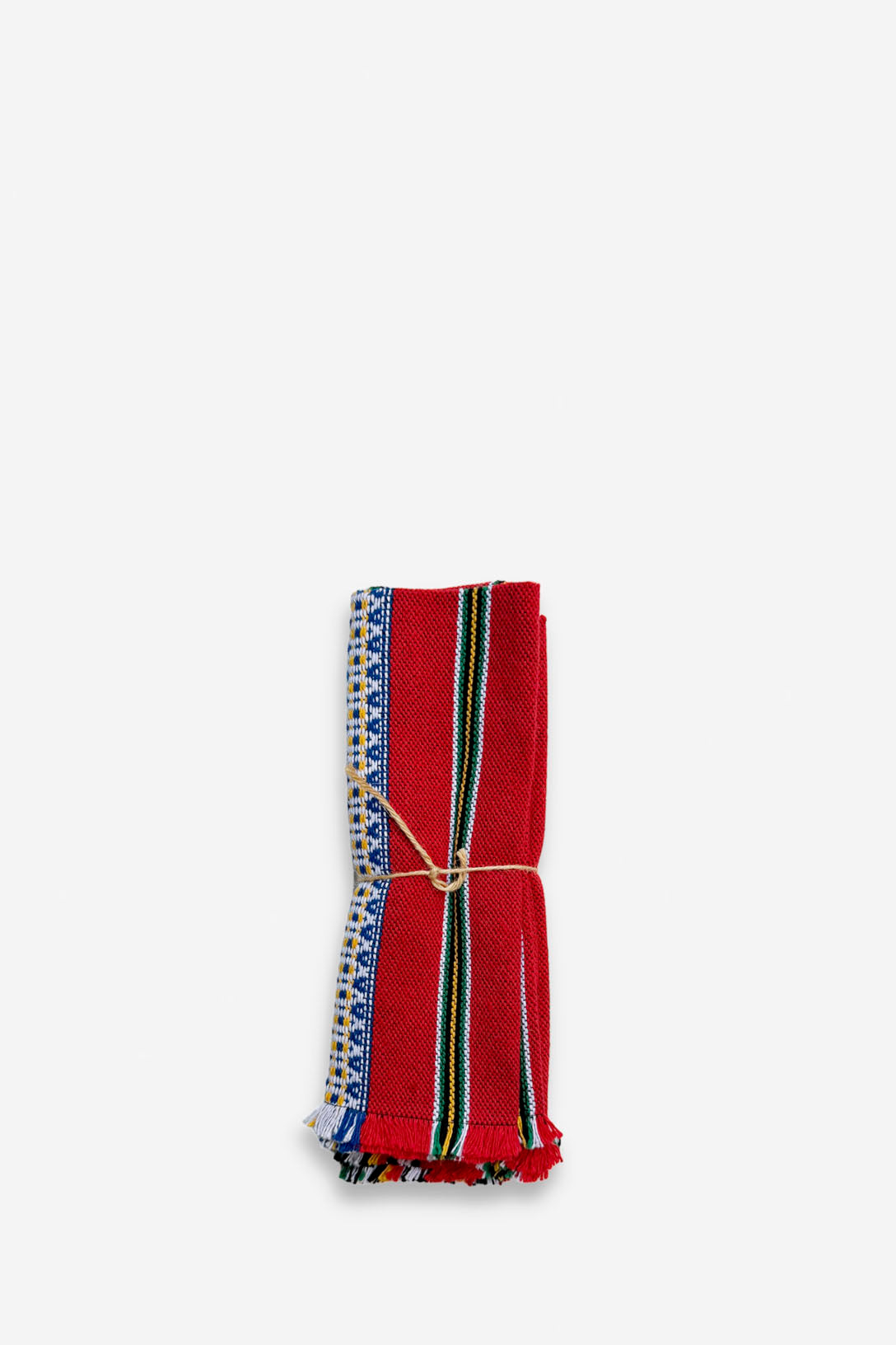 Manta artesanal roja con detalles en azul y verde, de algodón y estilo mexicano, ideal para decoración.