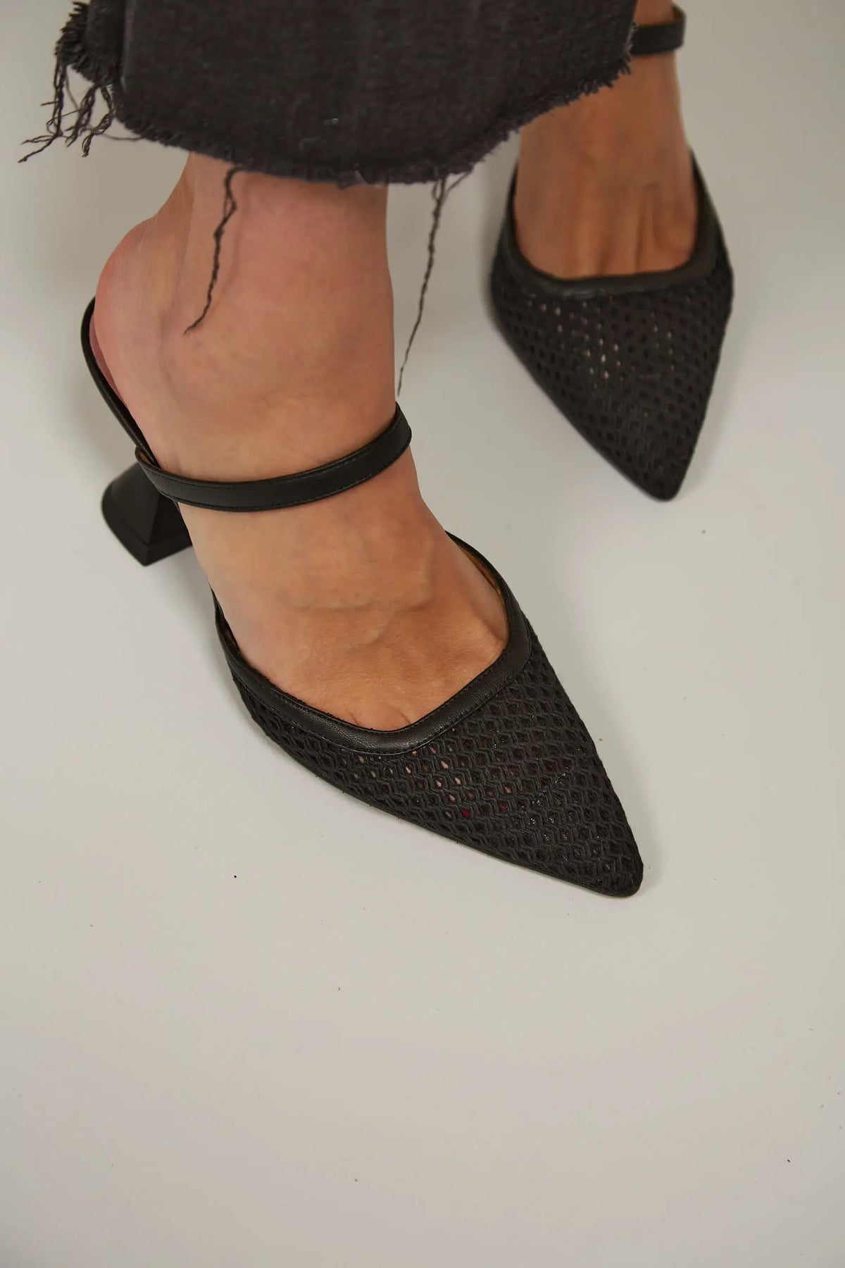 Tacones Ibiza rejilla negra