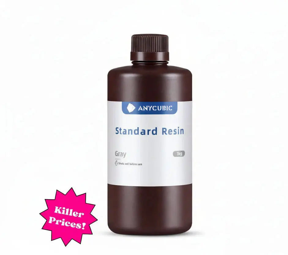 Botella marrón de resina estándar Anycubic para impresión 3D de 1kg con etiqueta blanca y sello de ofertas Killer Prices.