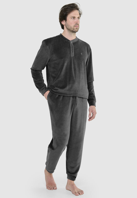 🛌 Pijama Hombre Invierno Terciopelo Rayas Gris - Cálido y Elegante 🛌