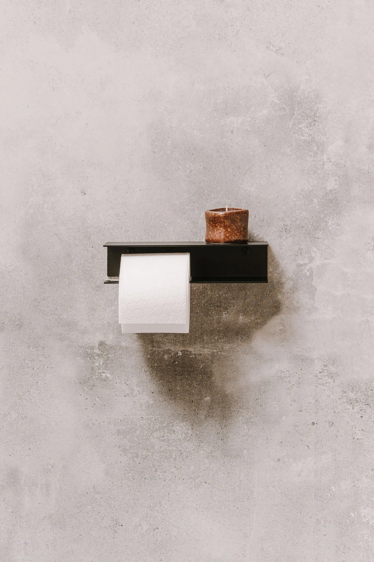 Portarrollos Berno – accesorios baño moderno con estante