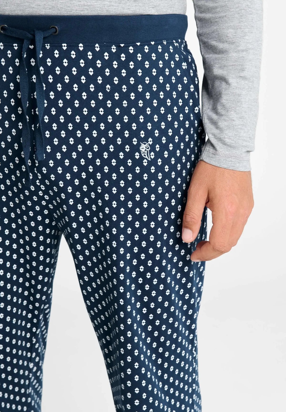 Pantalón de pijama largo para hombre, azul con estampado geométrico, ajuste cómodo y tejido de punto de algodón.
