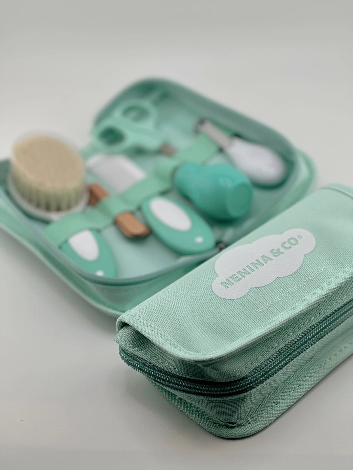 Set de higiene bebé toilet bag Nenina & Co - color verde menta