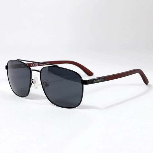 Gafas de sol Almadraba con patillas de madera natural - Detalle de grabado artesanal