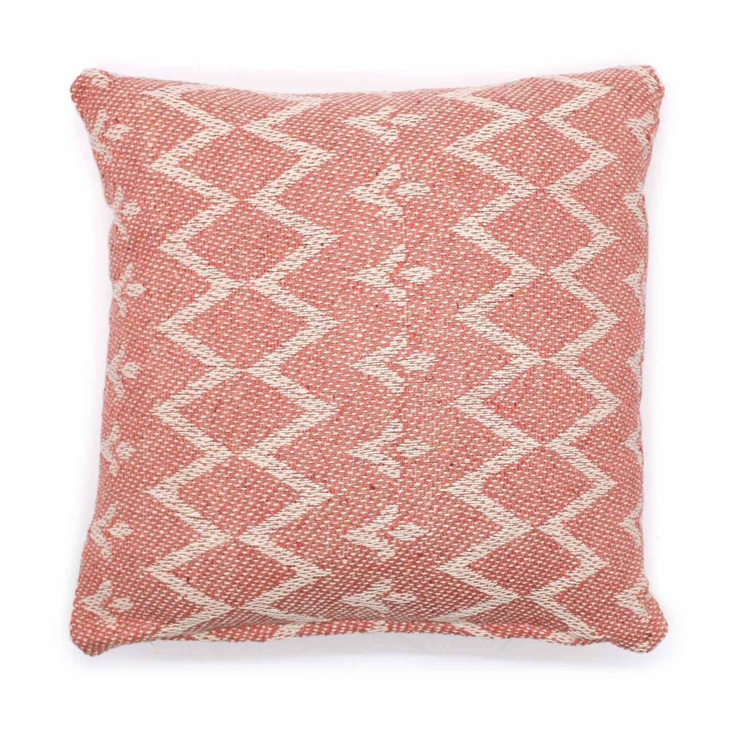 Funda de cojín cuadrada 40x40cm, rosa con patrón geométrico en blanco, estilo artesanal indio, textura tejida.