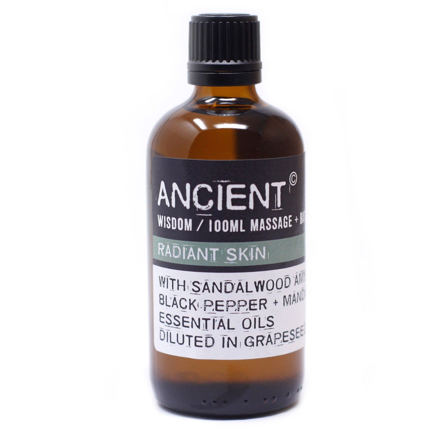 Botella de vidrio ámbar de 100ml con etiqueta negra y blanca, conteniendo aceite de masaje para una piel radiante.