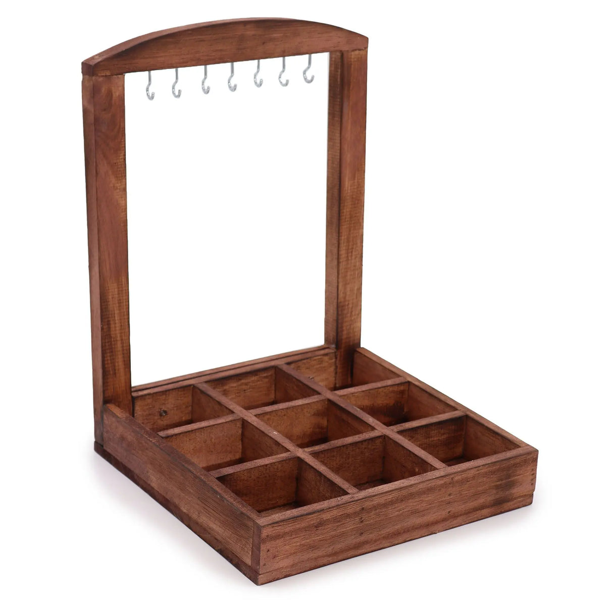 Exhibidor de madera oscura artesanal con 9 compartimentos y ganchos superiores para colgar joyería.