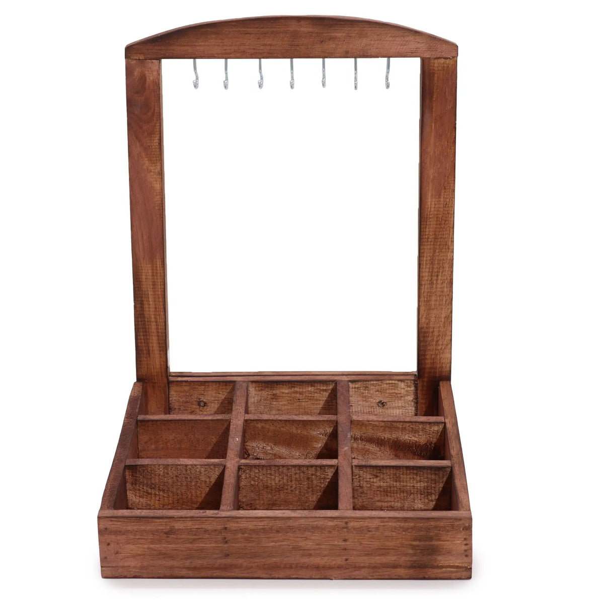 Exhibidor de madera oscura artesanal con 9 compartimentos y ganchos superiores para colgar joyería.