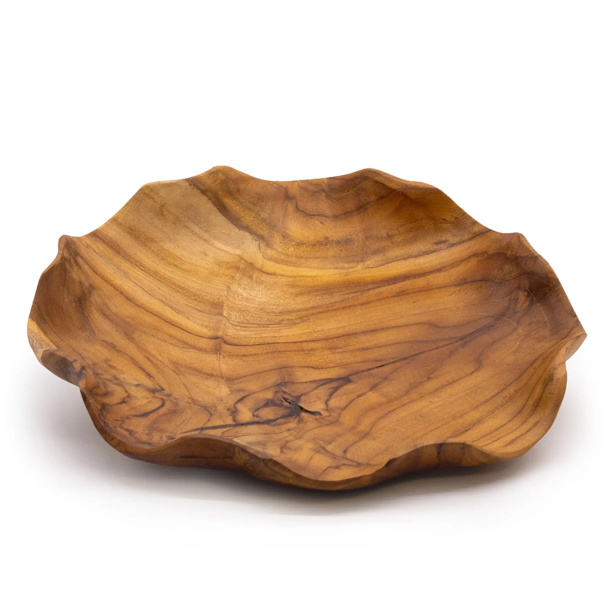 Frutero de madera de teca con forma orgánica y borde ondulado, mostrando las vetas naturales y tonos cálidos marrones.