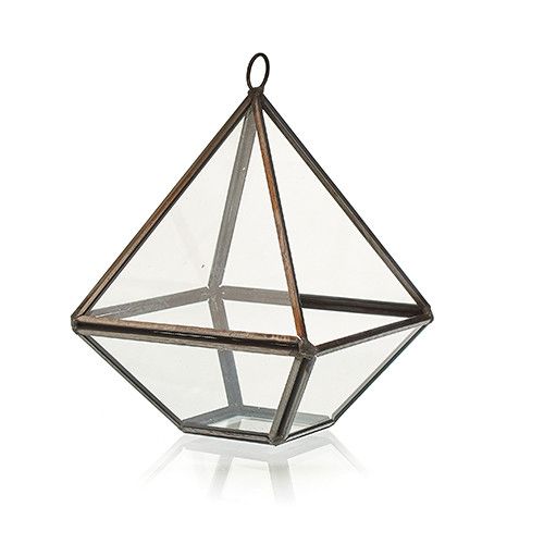 Terrario geométrico en forma de diamante de vidrio transparente con marco metálico oscuro y argolla superior para colgar.