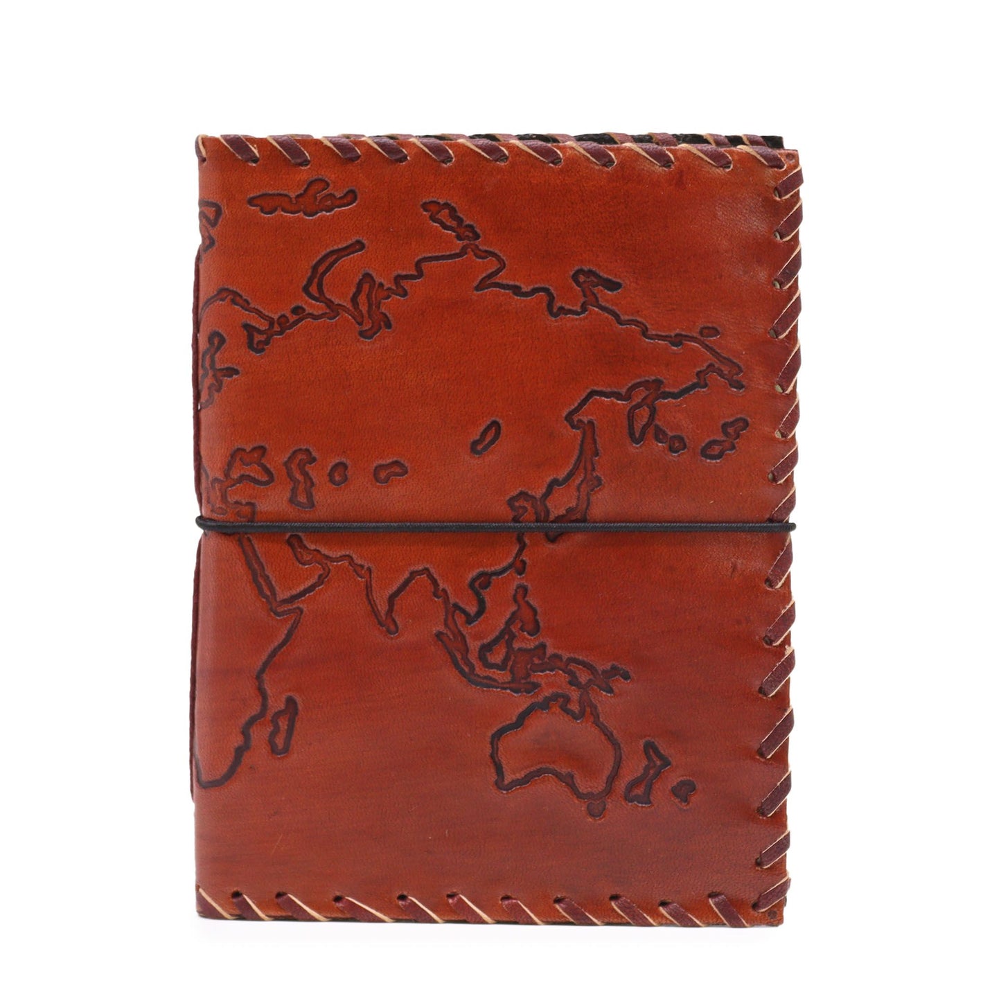Cuaderno de cuero marrón con mapa del mundo en relieve, estilo vintage y costuras a mano.