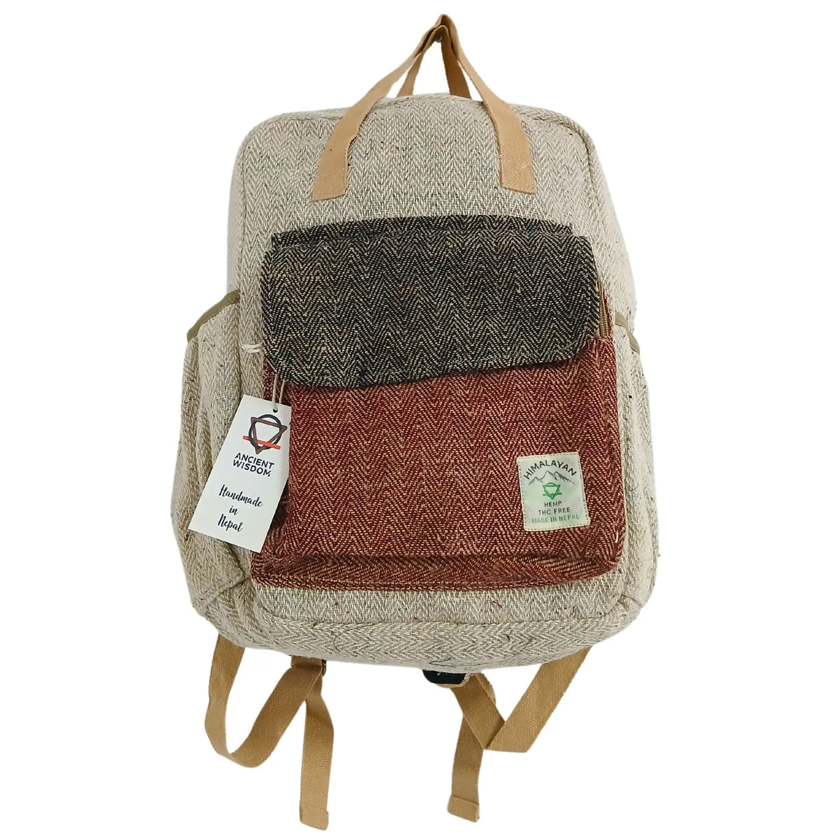 Mochila de cáñamo artesanal en tonos beige, negro y terracota, con textura de espiga, asas superiores y correas.