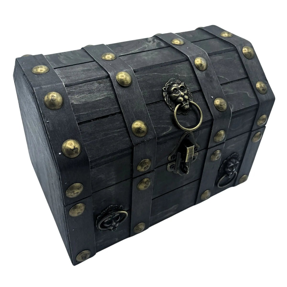 Cofre vintage gris de madera con herrajes dorados, tachuelas decorativas y tiradores en forma de cabeza de león.