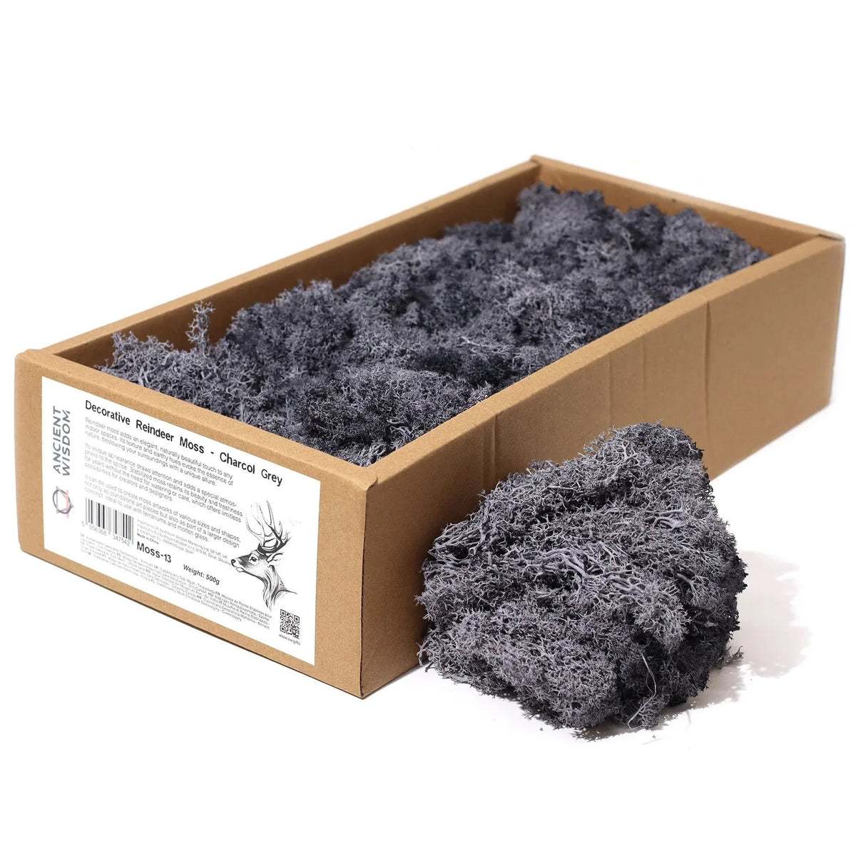 Caja de cartón con musgo decorativo estabilizado de color gris, con un manojo extra fuera de la caja sobre fondo blanco.