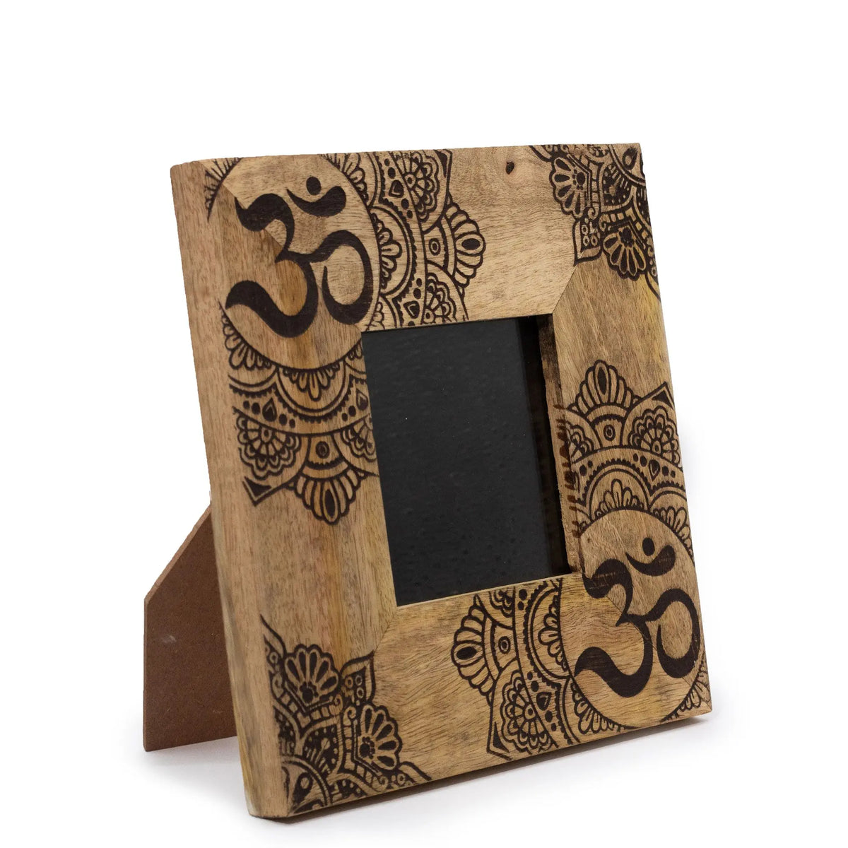 Marco de madera de mango con grabados negros de estilo mandala y símbolo Om, ideal para fotos de 10x15 cm.