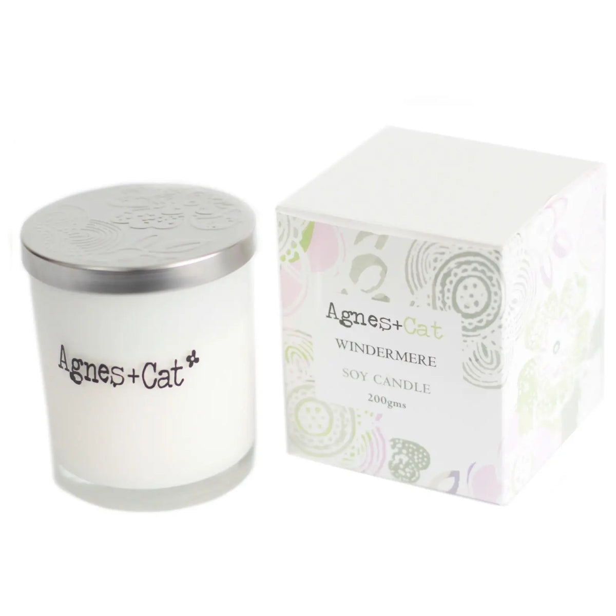 Vela de soja Windermere de Agnes + Cat, blanca en envase de vidrio con tapa plateada, caja decorativa. 200 g.