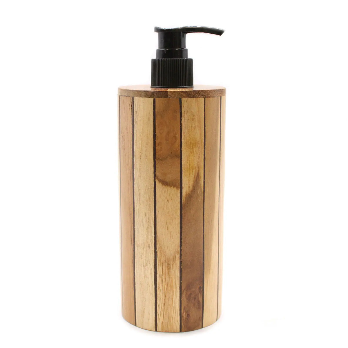 Dispensador cilíndrico de jabón en madera de teca con vetas verticales y bomba dosificadora de plástico negro.