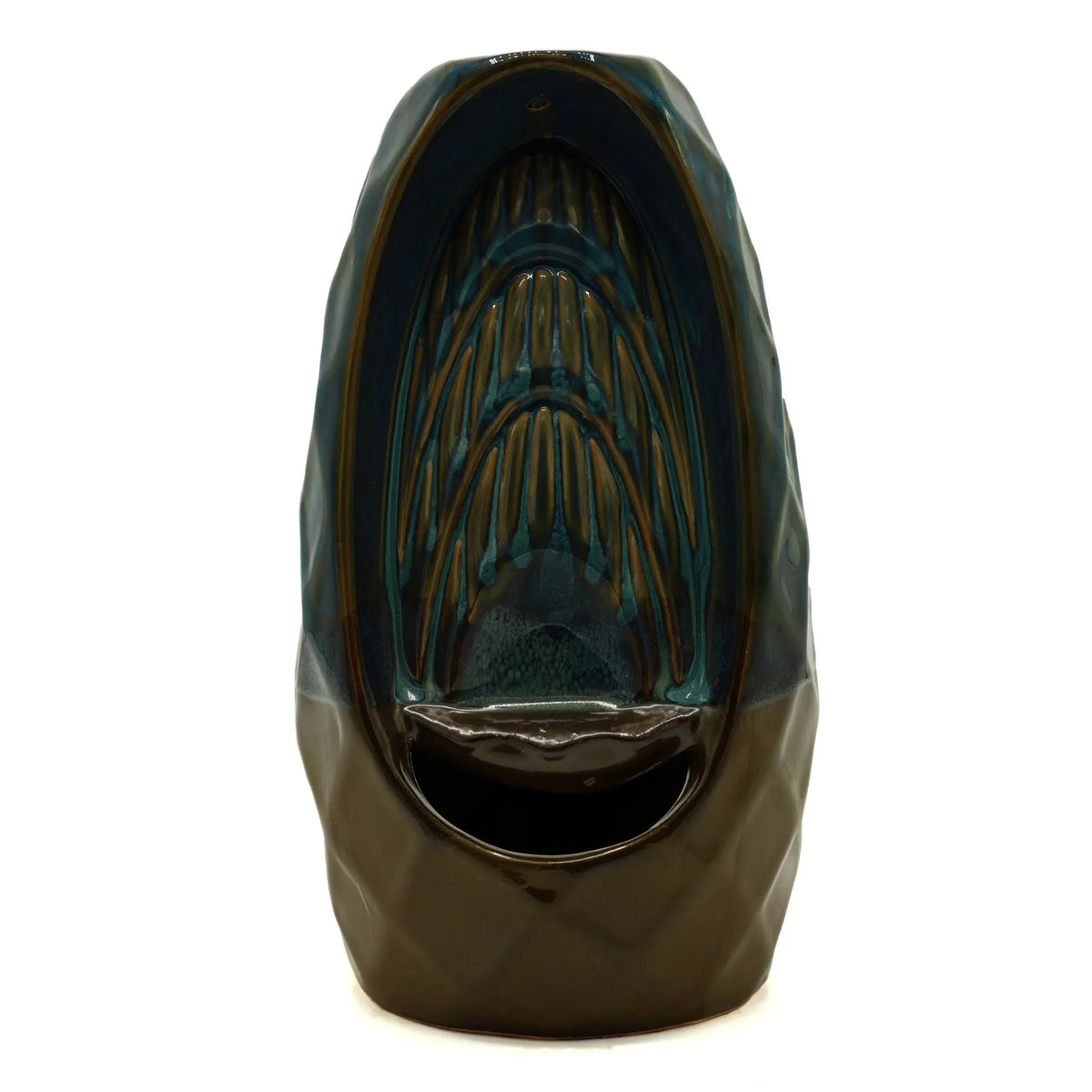 Fuente de cerámica en forma de piña, colores verde y marrón, con diseño moderno y acabado brillante.