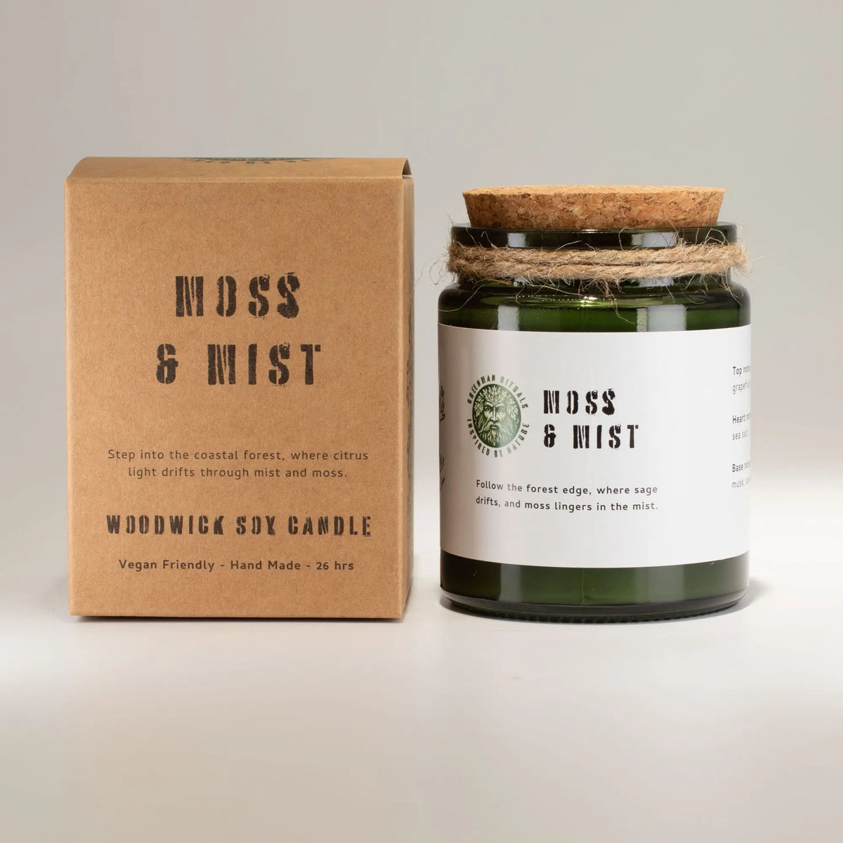Vela de soja verde musgo y bruma con tapa de madera, envase de vidrio, 26 horas, vegana y artesanal.