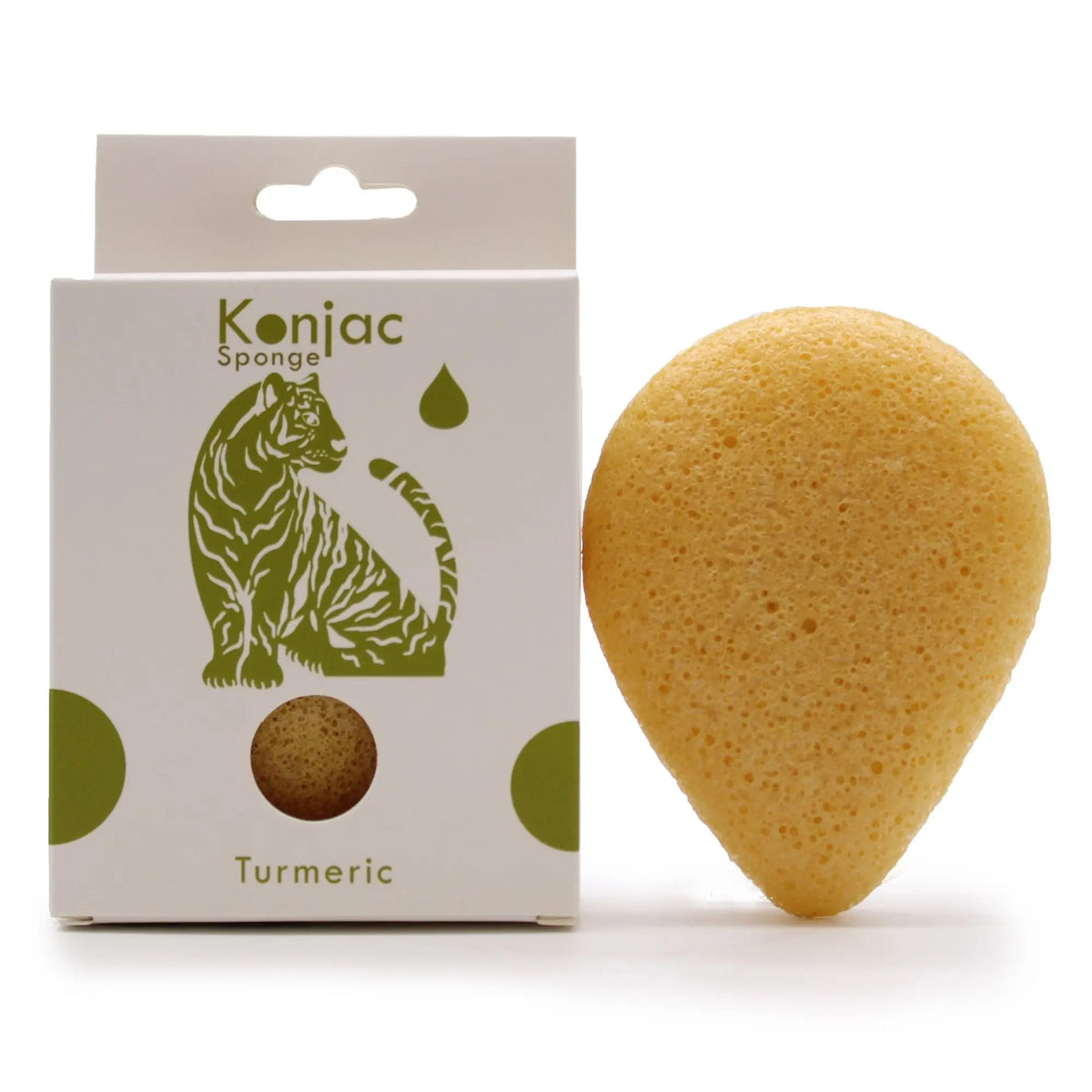 Esponja facial de konjac amarilla con forma de gota junto a su caja blanca con estampado de tigre verde.
