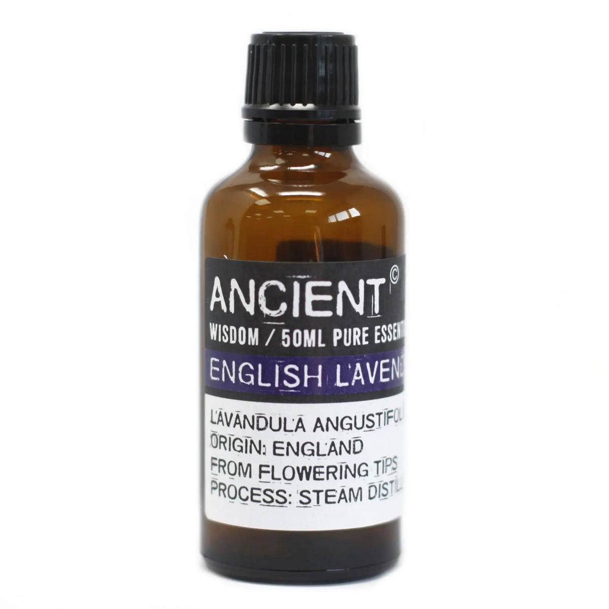 Frasco de vidrio ámbar de 50 ml con tapón negro y etiqueta de aceite esencial de lavanda sobre fondo blanco.