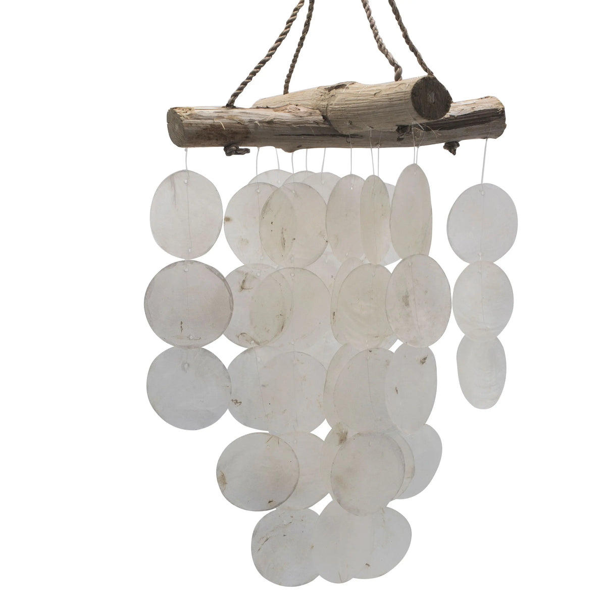 Carillón decorativo con soporte de madera natural y varias tiras de discos de nácar translúcidos colgando