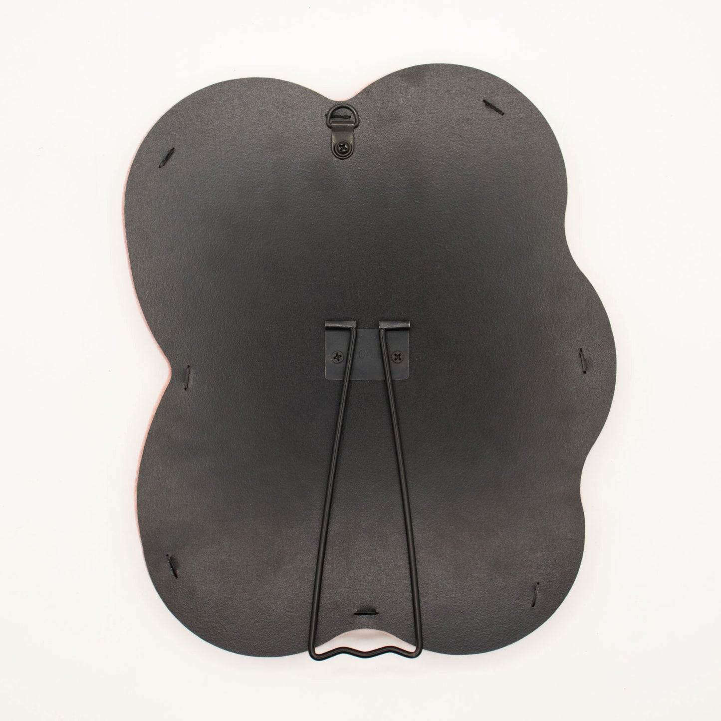 Base negra en forma de flor para cuadros, fabricada en metal resistente, con soporte doble para exhibición.
