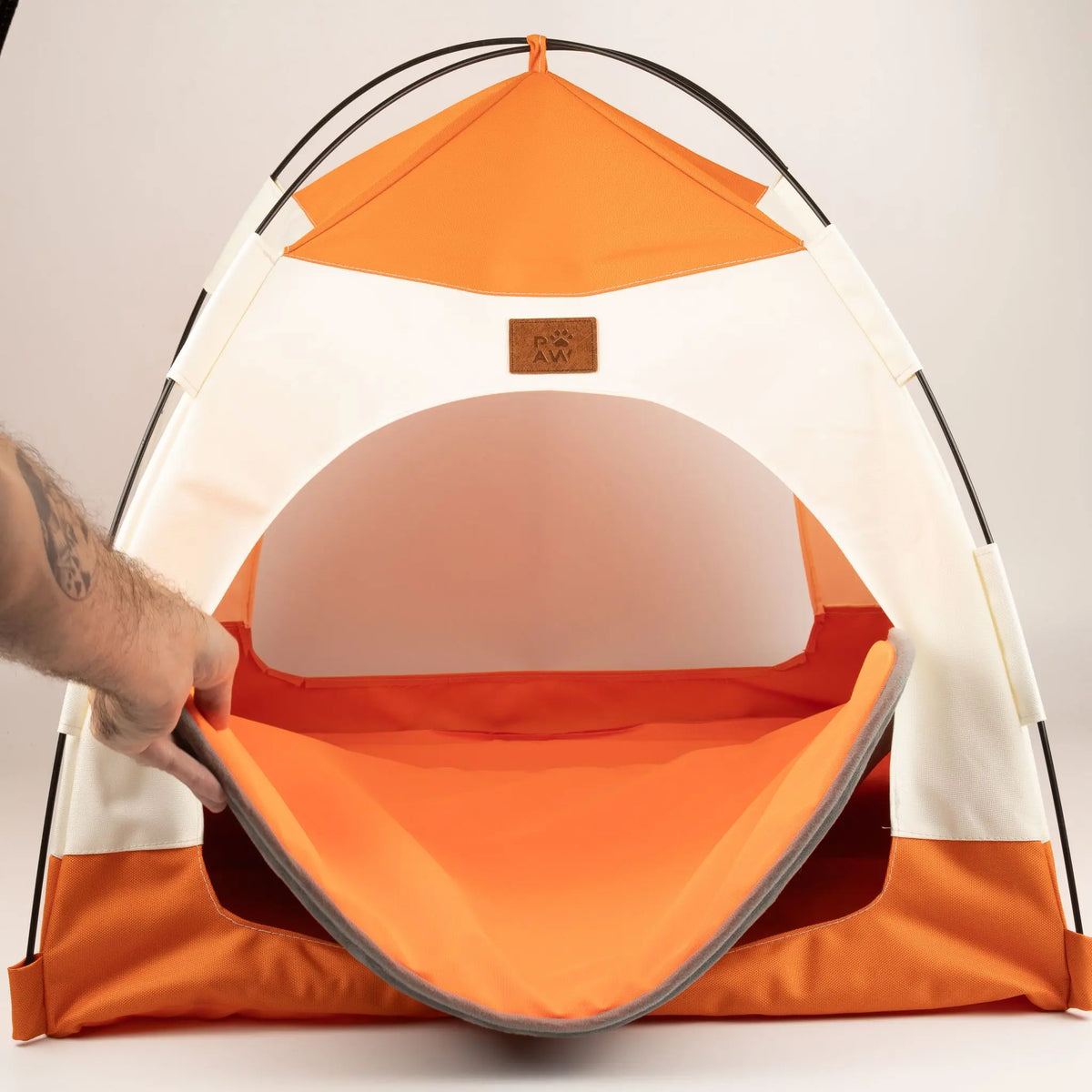 Cama tienda para mascotas beige y naranja de 58 cm